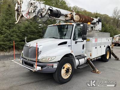 Altec DC47-TR, 23,790 Lb Digger Derrick