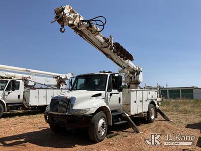 Altec DM45-TR, 26,790 Lb Digger Derrick