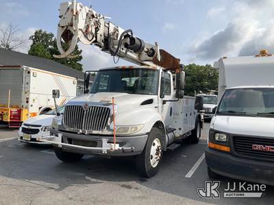 International 4300 Truck-Mounted Digger Derrick
