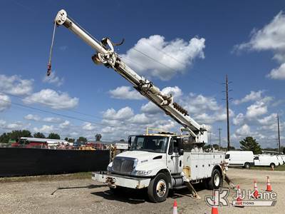 Altec DM47-TR, 23,790 Lb Digger Derrick