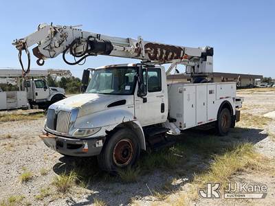 Altec DC47-TR, 23,790 Lb Digger Derrick
