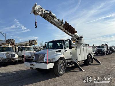 Altec DM47-TR, 23,790 Lb Digger Derrick