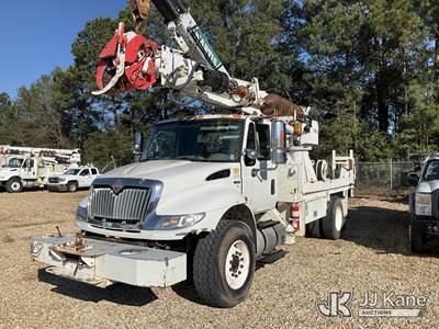 Altec DM47-TR, 23,790 Lb Digger Derrick