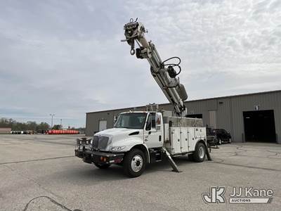 Altec DM47BC, 17,730 Lb Digger Derrick