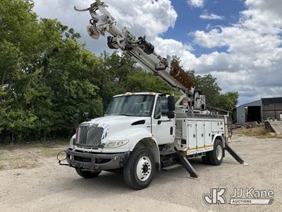 Altec DL45-BR, 19,820 Lb Digger Derrick