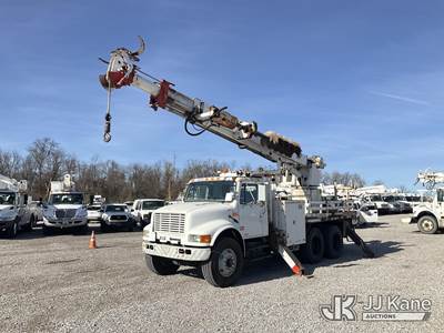 Altec D2050-TR, 30,000 Lb Digger Derrick