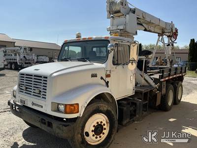 Altec D945, 27,070 Lb Digger Derrick
