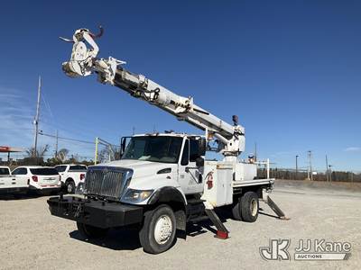 Altec DM47-TR, 23,790 Lb Digger Derrick