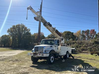 Altec DM45-BR, 19,460 Lb Digger Derrick