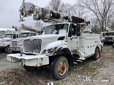 Altec DM45-TR, 25,930 Lb Digger Derrick
