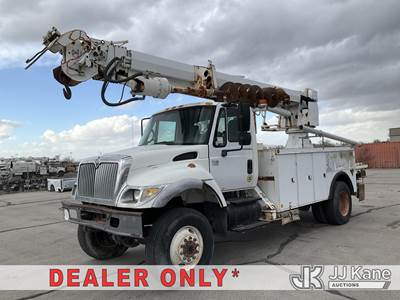 Altec DM47-TR, 23,790 Lb Digger Derrick