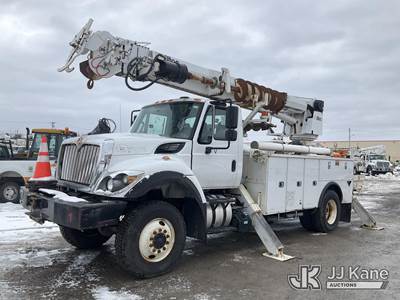 Altec DM47B-TR, 23,790 Lb Digger Derrick