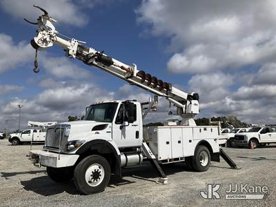 Altec DM47-TR, 23,790 Lb Digger Derrick