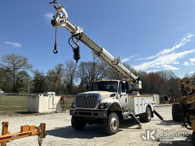 Altec DM47-TR, 23,790 Lb Digger Derrick