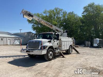 Altec DM47-TR, 23,790 Lb Digger Derrick
