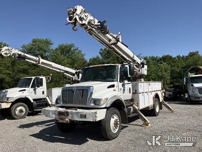 Altec DM47-TR, 23,790 Lb Digger Derrick