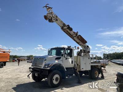 Altec DM45BC, 19,460 Lb Digger Derrick