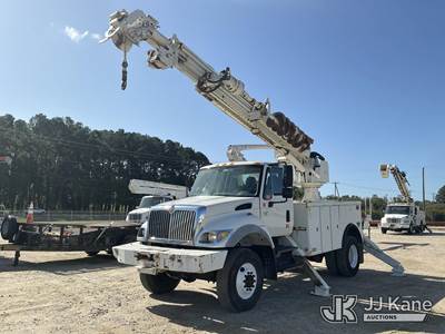 International 7400 Tracked Digger Derrick