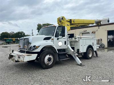 Altec DM45-TB, 26,790 Lb Digger Derrick