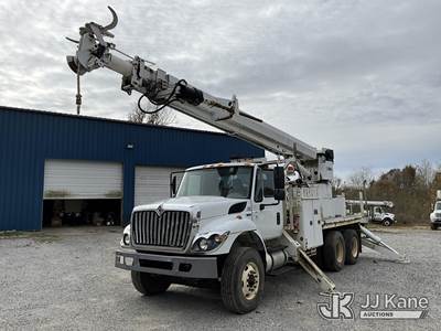 Altec D3060A-TR, 25,250 Lb Digger Derrick