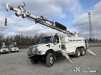 Altec D3060-T, 25,250 Lb Digger Derrick