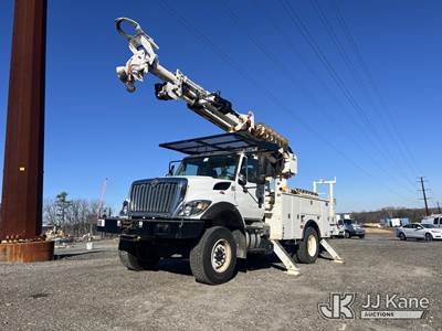 Altec DL42B-BR, 21,120 Lb Digger Derrick