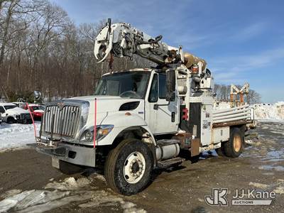 Altec DM47B-BC, 17,730 Lb Digger Derrick