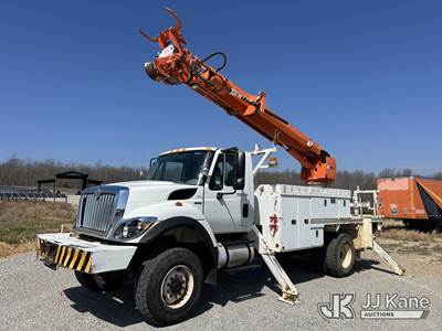 Altec DM45-BB, 19,460 Lb Digger Derrick