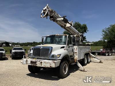 Altec D3050A-TR, 30,000 Lb Digger Derrick
