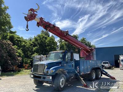Altec D3060-TR, 25,250 Lb Digger Derrick