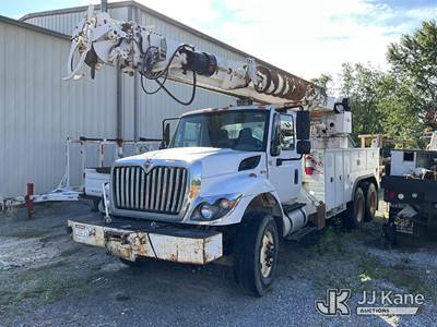 Altec D3060A-TR, 25,250 Lb Digger Derrick