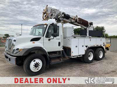 Altec DM45BTC, 26,790 Lb Digger Derrick