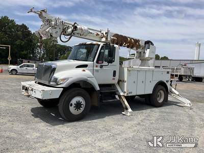 Altec DL45-BR, 19,820 Lb Digger Derrick