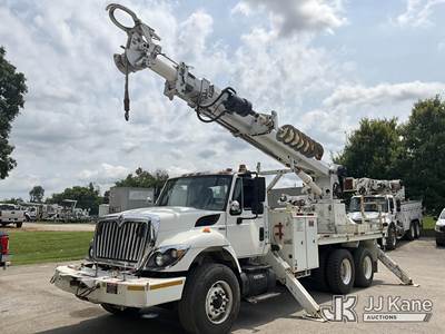 Altec D3050A-TR, 30,000 Lb Digger Derrick