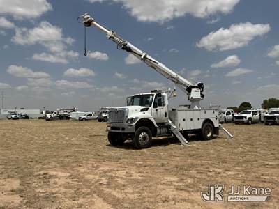 Altec DC47-TR, 23,790 Lb Digger Derrick