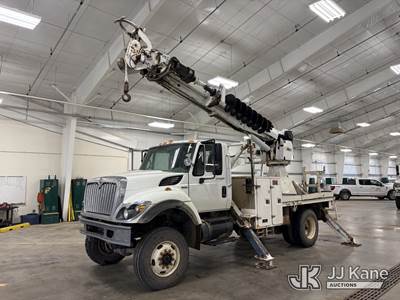Altec DM45-TR, 26,790 Lb Digger Derrick