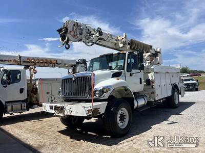Altec DC47-TR, 23,790 Lb Digger Derrick