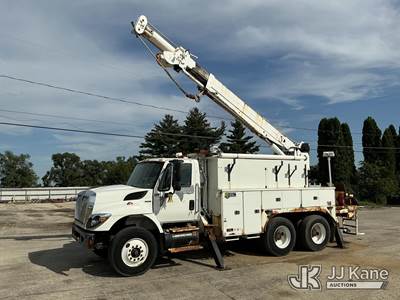 Altec DM45-TC, 27,630 Lb Digger Derrick