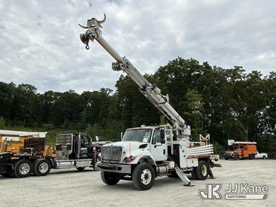 Altec DM47-BC, 17,730 Lb Digger Derrick