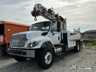 Altec DM47B-BC, 17,730 Lb Digger Derrick
