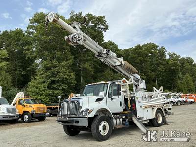 Altec DM47BC, 17,730 Lb Digger Derrick