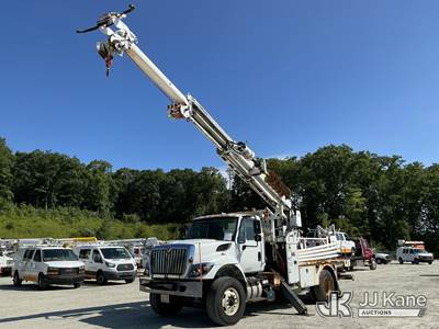Altec DM47BC, 17,730 Lb Digger Derrick