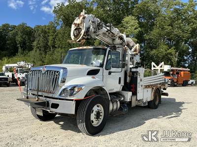 Altec DM47B-BC, 17,730 Lb Digger Derrick