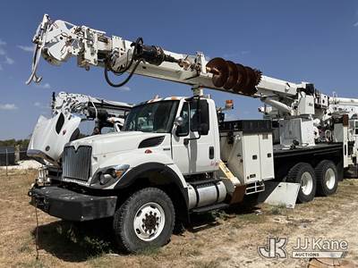 Altec D4060ATR, 30,000 Lb Digger Derrick