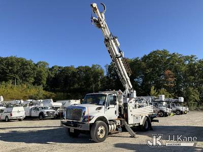 Altec DM47B-BC, 17,730 Lb Digger Derrick