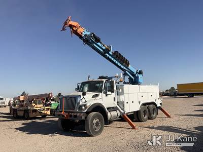 Altec DM47-TR, 15,000 Lb Digger Derrick