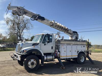 Altec DL45-B, 19,820 Lb Digger Derrick
