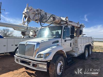 Altec D2050-TR, 30,000 Lb Digger Derrick