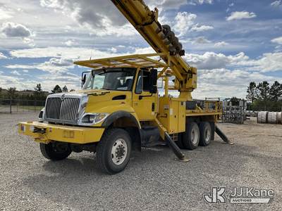 International 7500 Tracked Digger Derrick