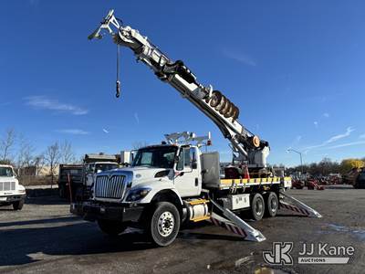 Altec DT65, 30,000 Lb Digger Derrick